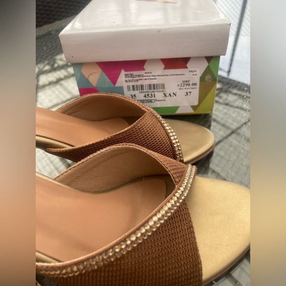 Metro slip on heels NWT - Picture 4 of 5